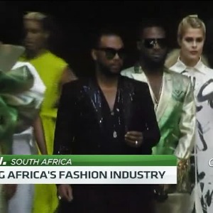 David Tlale ouvre sur l'inspiration derrière sa nouvelle ligne de mode Azania