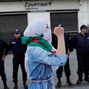 #Algérie : suivez les réactions après le renoncement d'Abdelaziz Bouteflika et le report de l'élection présidentielle