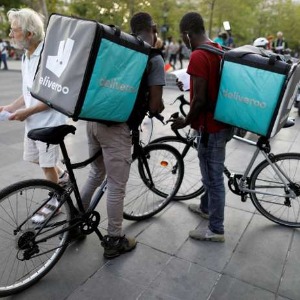 Des livreurs dénoncent la nouvelle grille tarifaire de Deliveroo