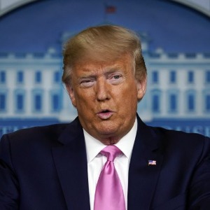 AMERIQUE : Donald Trump s’attire la foudre de la toile après avoir qualifié le coronavirus de «virus chinois»