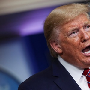 AMÉRIQUE : «Personne ne doit s’injecter quoi que ce soit» avertissent les autorités britanniques après les propos de Trump