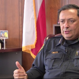 AMÉRIQUE Mort de George Floyd : Arturo Acevedo, chef de la police de   Houston demande à son président de «la fermer» lors d’une interview