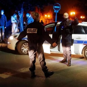 SOCIÉTÉ  : Un prof d'histoire ayant montré les caricatures de Mahomet en classe décapité près de Paris