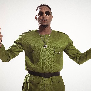 MUSIQUE : STANLEY ENOW - TU VAS LIRE L'HEURE