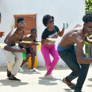 MUSIQUE : Les danseurs angolais qui ont aidé l'hymne sud-africain 'Jerusalema' à devenir mondial