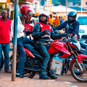 AFRIQUE2050 : LES MOTOCYCLETTES PEUVENT-ELLES RÉSOUDRE LE PROBLÈME DU COMMERCE ÉLECTRONIQUE EN AFRIQUE?
