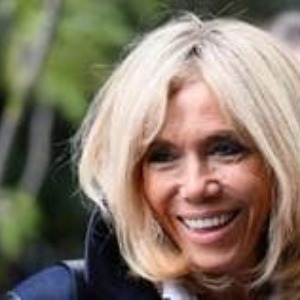 Actu La Roche-sur-Yon : La première dame Brigitte Macron répond favorablement à l'invitation du PC Français