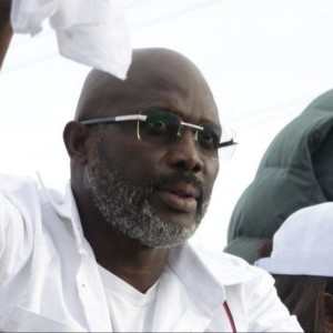 George Weah du Libéria salué pour son esprit sportif en concédant face à son rival dans la course à la présidentielle