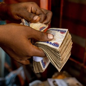 Le Naira se rétablit pour devenir la monnaie la plus performante au monde