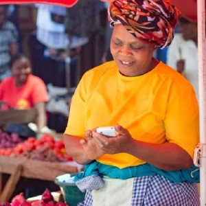 Il est crucial de s'assurer que les femmes ne soient pas exclues de la transformation numérique en Afrique.