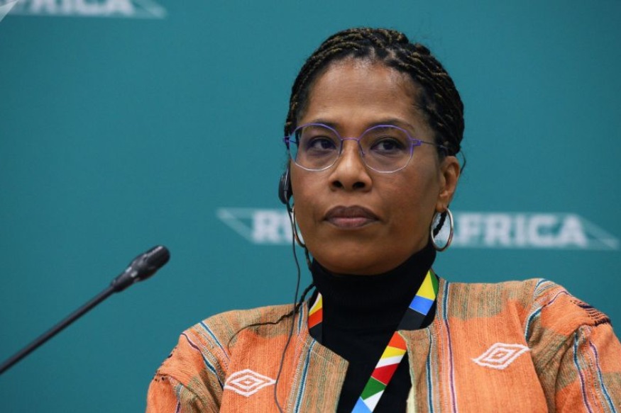 Nathalie Yamb, nouvelle héroïne de la libération de l’Afrique depuis le sommet de Sotchi