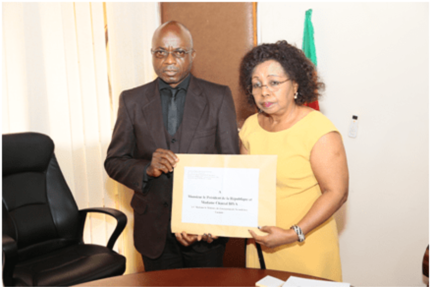 Cameroun : voici la réponse du père de l’enseigant poignardé à Paul Biya