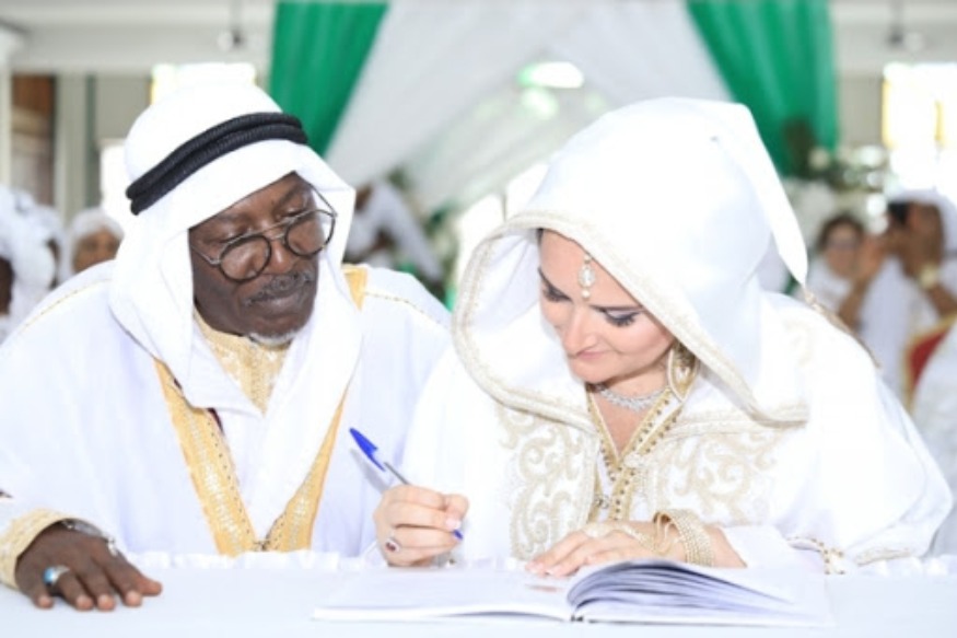 PEOPLE : Côte d’Ivoire  Alpha Blondy et Aelyssa Darragi se sont dit «oui» devant le maire