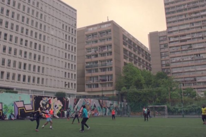 FRANCE : Coronavirus France, le confinement reste un leurre en banlieue