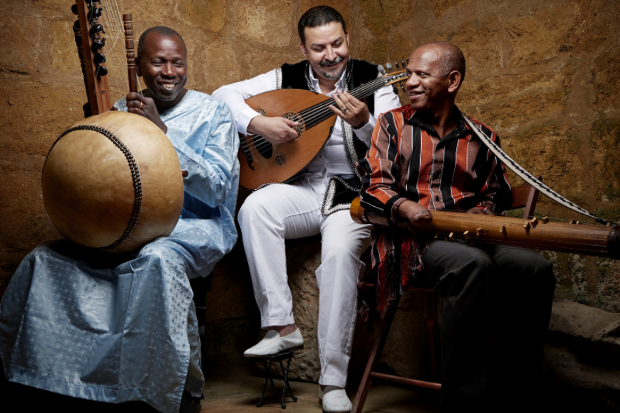 AFRIQUE : 3 musiciens, 51 cordes: 3MA sur la redéfinition des traditions musicales africaines
