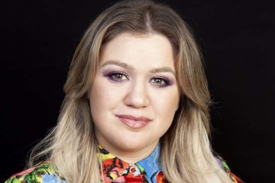 PEOPLE : Kelly Clarkson enregistre le single «I Dare You» en cinq langues