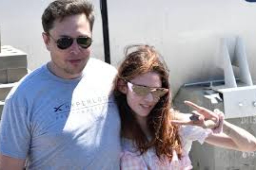 PEOPLE Elon Musk et Grimes : les deux stars changent le prénom de leur enfant