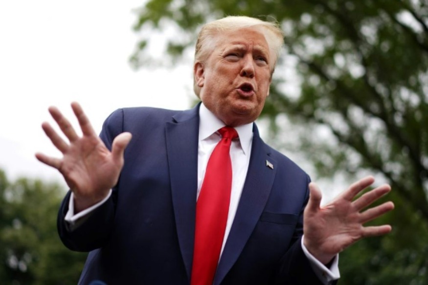 ECONOMIE Facebook retire des pubs de la campagne Trump comportant un symbole nazi