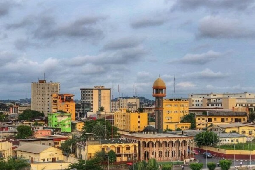 Explorez les magnifiques paysages et la riche culture du Gabon avec facilité et confiance