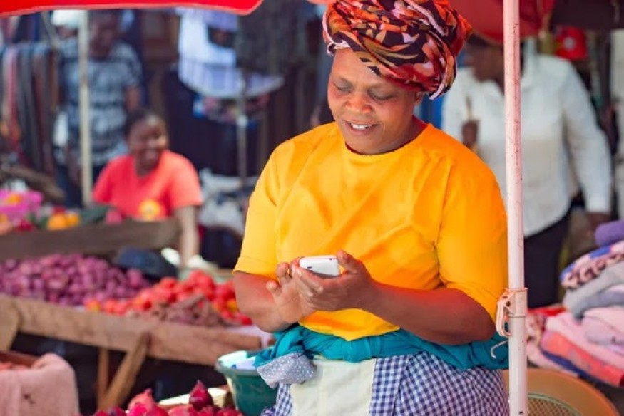 Il est crucial de s'assurer que les femmes ne soient pas exclues de la transformation numérique en Afrique.