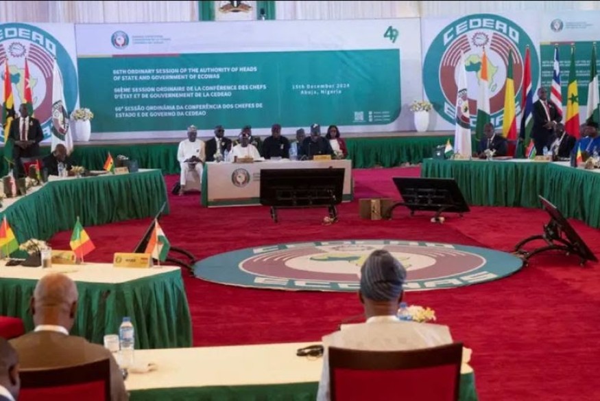 La CEDEAO a étendu la période accordée au Mali, au Burkina Faso et au Niger pour réévaluer leur décision de se retirer.